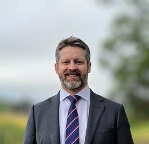 Webinar hosting presenter 