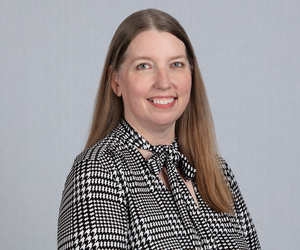 Webinar hosting presenter Amy Weber