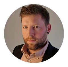 Webinar hosting presenter 