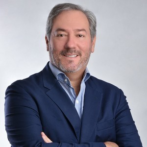 Webinar hosting presenter 