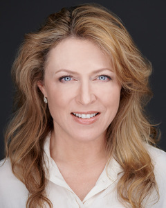 Webinar hosting presenter 