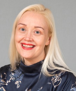 Webinar hosting presenter Ilona Krehhova