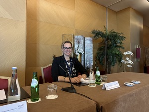 Webinar hosting presenter 