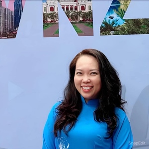 Webinar hosting presenter 