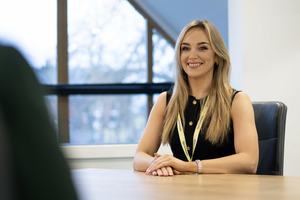 Webinar hosting presenter 