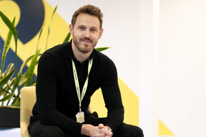 Webinar hosting presenter 