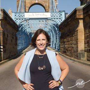 Webinar hosting presenter 