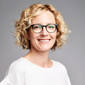 Webinar hosting presenter 