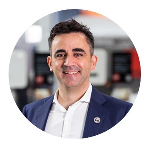 Webinar hosting presenter 