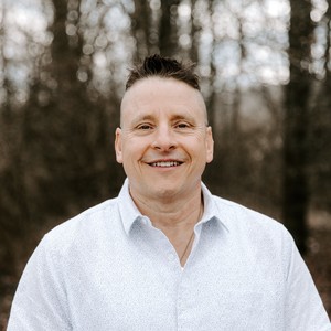 Webinar hosting presenter 