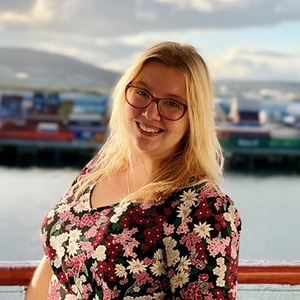 Webinar hosting presenter 