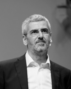 Webinar hosting presenter 