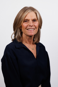 Webinar hosting presenter ELLYN-LATIMER