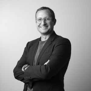 Webinar hosting presenter 