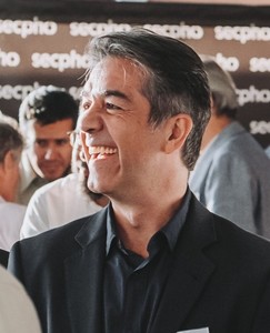 Webinar hosting presenter 