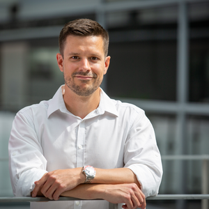 Webinar hosting presenter 