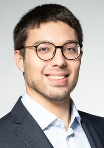 Webinar hosting presenter 