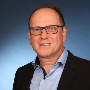 Webinar hosting presenter 