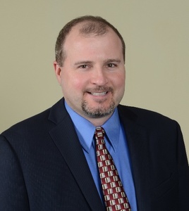 Webinar hosting presenter Marc Dombrowski EA