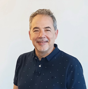 Webinar hosting presenter Pedro Sánchez López