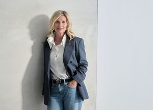 Webinar hosting presenter 