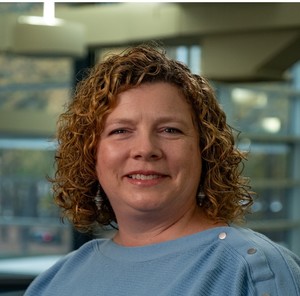 Webinar hosting presenter Gretchen Hofing