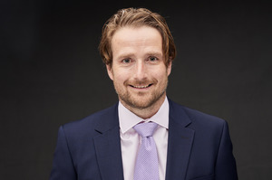 Webinar hosting presenter 