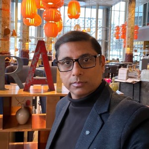 Webinar hosting presenter 