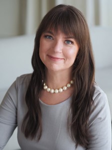 Webinar hosting presenter Gwendolyn Lynch