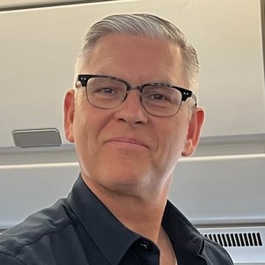 Webinar hosting presenter 