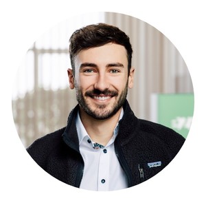 Webinar hosting presenter 