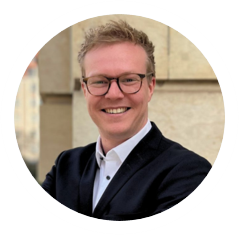 Webinar hosting presenter 