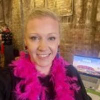Webinar hosting presenter 