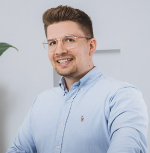Webinar hosting presenter 