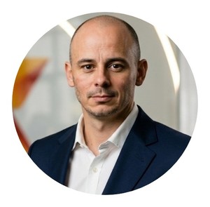 Webinar hosting presenter 