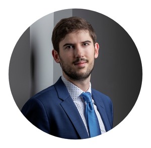 Webinar hosting presenter 