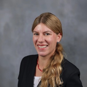 Webinar hosting presenter 