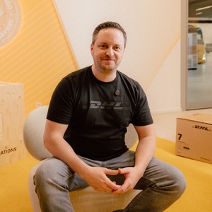 Webinar hosting presenter 