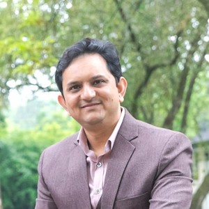 Webinar hosting presenter 