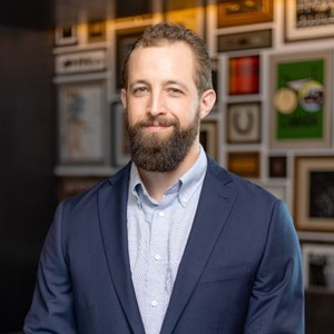 Webinar hosting presenter 