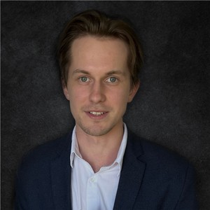 Webinar hosting presenter 