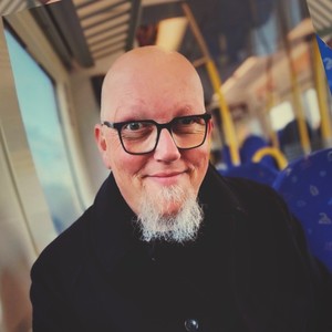 Webinar hosting presenter OLIVER-HERWICH