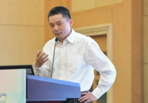 Webinar hosting presenter 