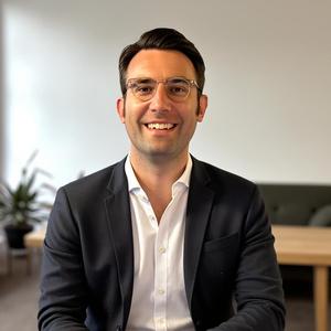 Webinar hosting presenter 