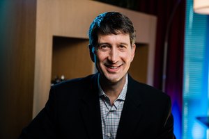 Webinar hosting presenter Doug Isenberg