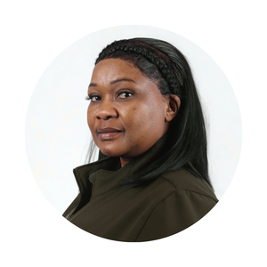 Webinar hosting presenter Bella  T.
