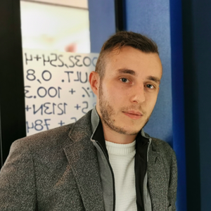 Webinar hosting presenter THIBAUT SCHUELLER