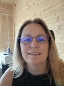 Webinar hosting presenter Tracey Aldous