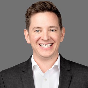 Webinar hosting presenter 