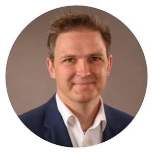 Webinar hosting presenter 